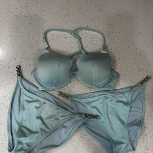 Victoria’s Secret 34D Medium and large bottoms Women's swimsuit Bikini Set EUC